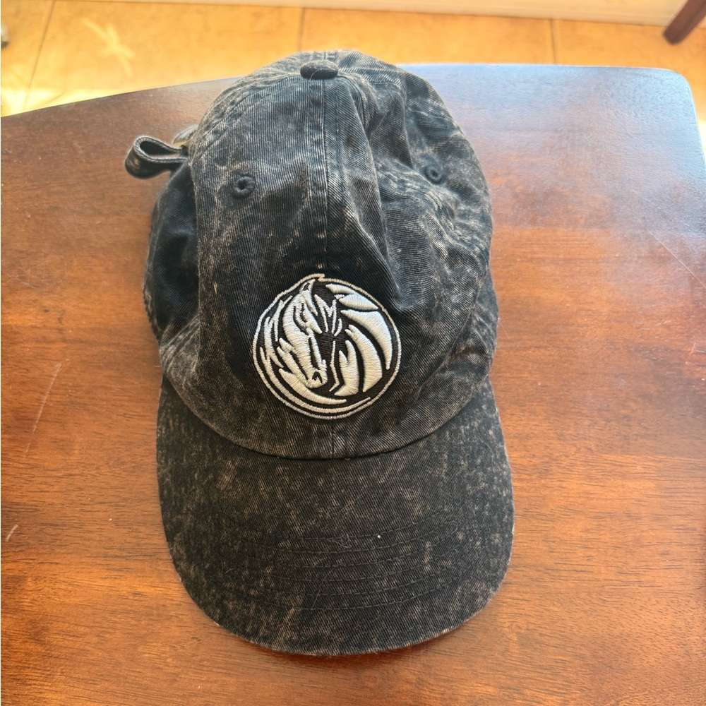 Dallas Mavericks NBA 47 Brand Black Cap with White Crest Logo
